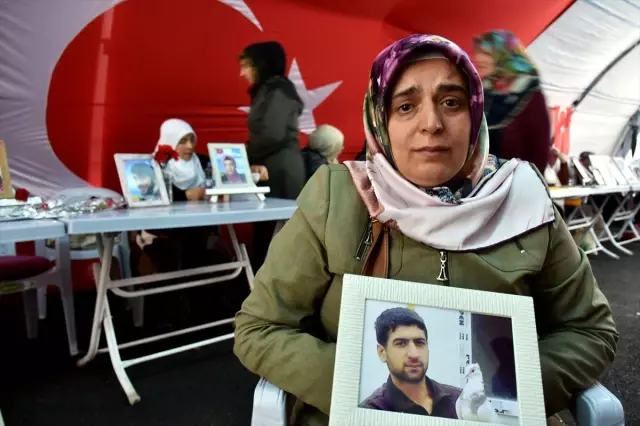 Diyarbakır annelerinin oturma eylemine iki aile daha katıldı