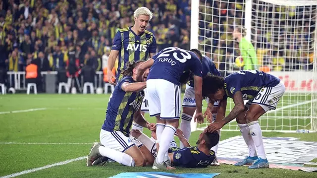 Fenerbahçe'de Isla ile sezon sonunda yollar ayrılıyor Fenerbahçe'de Isla ile sezon sonunda yollar ayrılıyor