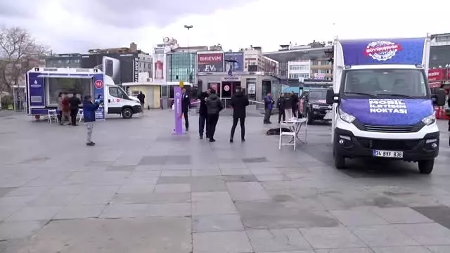 İBB, meydanlarda koronavirüse karşı bilgilendirme etkinliği düzenliyor