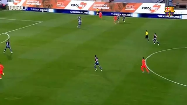 Lionel Messi, Eibar Savunmasını Yerle Bir Ediyor Lionel Messi, Eibar Savunmasını Yerle Bir Ediyor