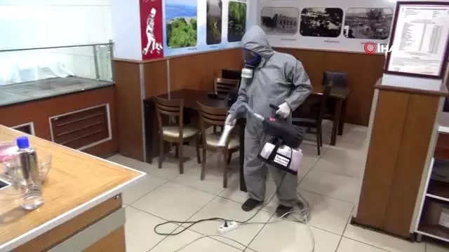 Lokantalar dezenfekte ediliyor Lokantalar dezenfekte ediliyor