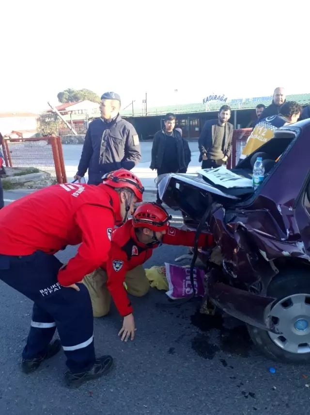 Edremit'te trafik kazası: 4 yaralı