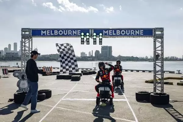 Formula 1'de sezonun ilk soğutucu yarışını Verstappen kazandı Formula 1'de sezonun ilk soğutucu yarışını Verstappen kazandı