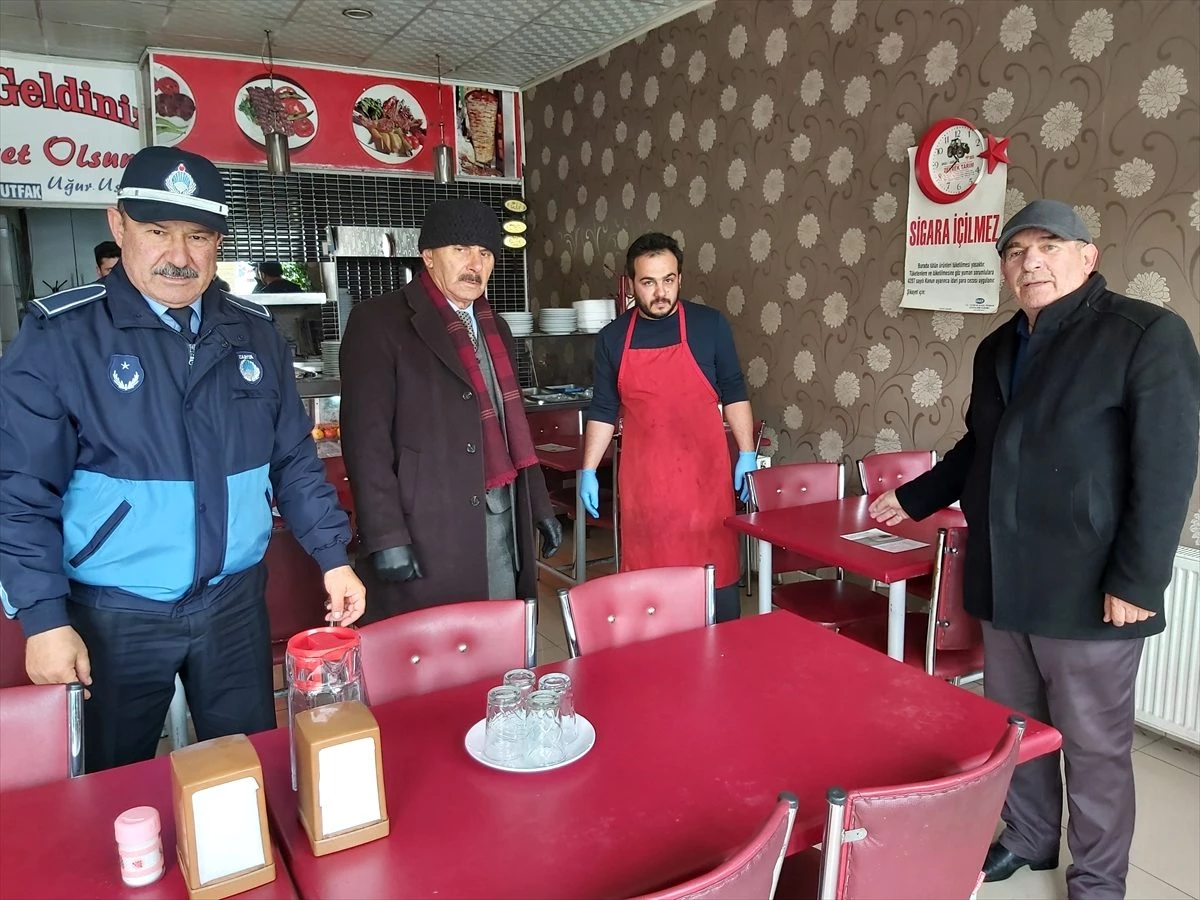 Hafik Belediye Başkanı Çuhadaroğlu, koronavirüs hakkında esnafı bilgilendirdi