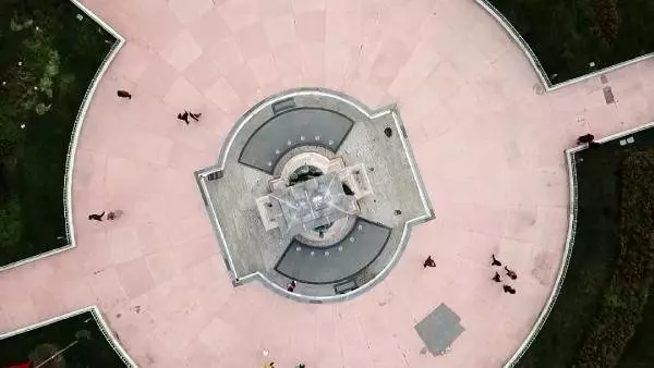 İstanbul meydanlarındaki sessizlik havadan fotoğraflandı İstanbul meydanlarındaki sessizlik havadan fotoğraflandı