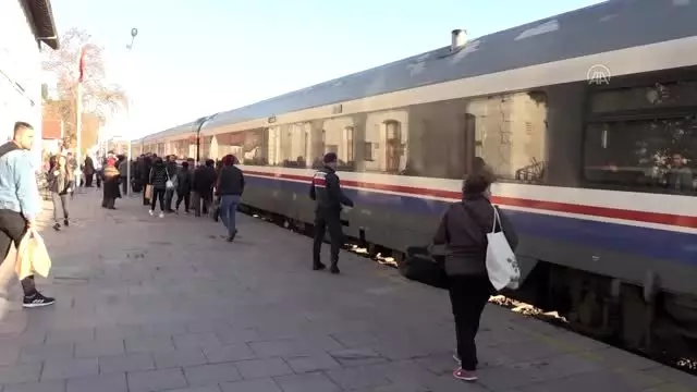 Jandarmadan trende güvenlik uygulaması Jandarmadan trende güvenlik uygulaması
