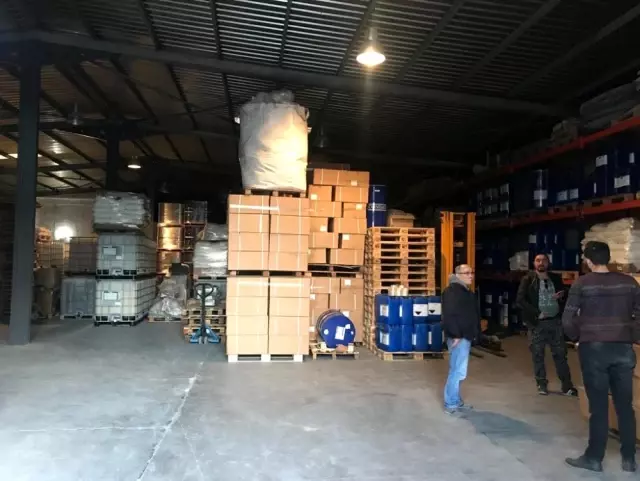 Karşılıksız çekle firmaları milyonlarca TL dolandıran çeteye operasyon: 18 gözaltı Karşılıksız çekle firmaları milyonlarca TL dolandıran çeteye operasyon: 18 gözaltı