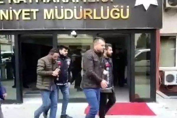Karşılıksız çekle firmaları milyonlarca TL dolandıran çeteye operasyon: 18 gözaltı Karşılıksız çekle firmaları milyonlarca TL dolandıran çeteye operasyon: 18 gözaltı