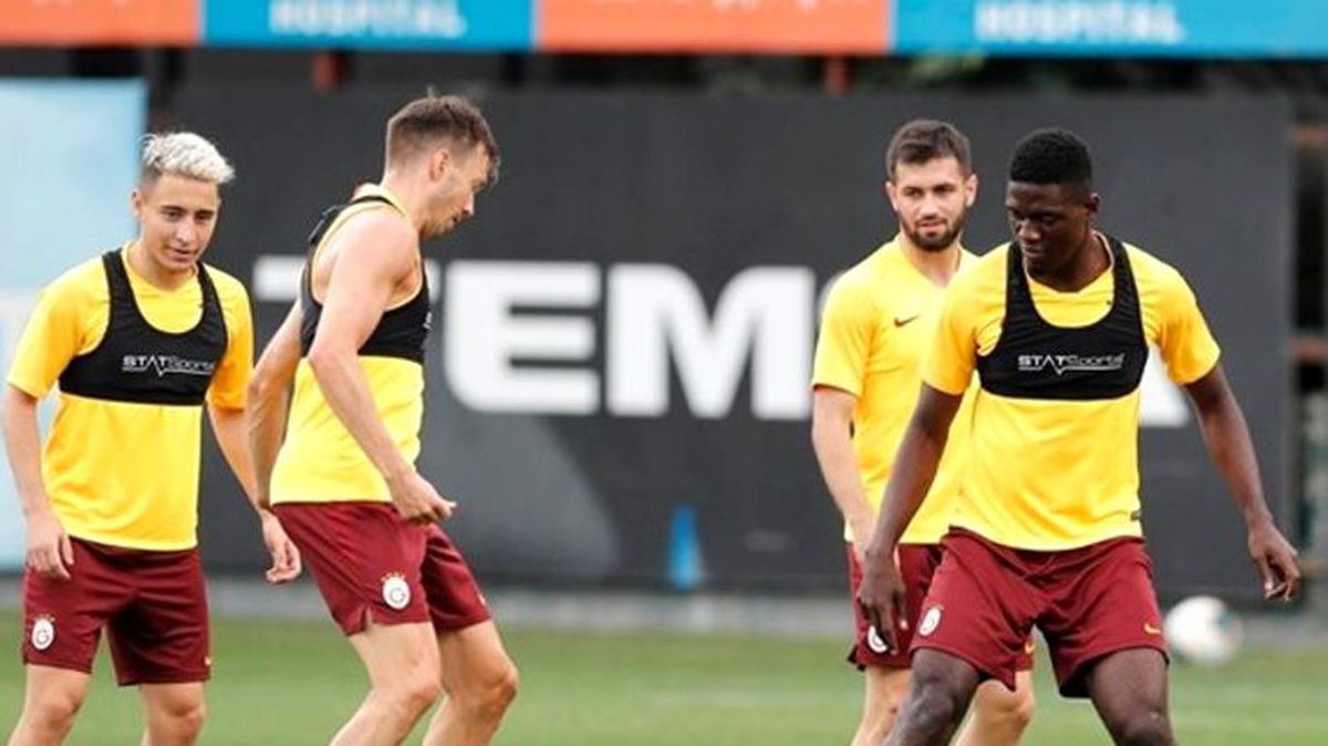 Koronavirüs Galatasaray'ı da vurdu! Yıldız futbolcu karantinada