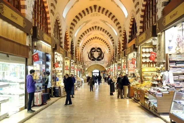 Mısır Çarşısı sessizliğe büründü Mısır Çarşısı sessizliğe büründü