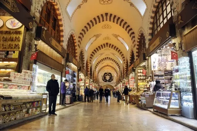 Mısır Çarşısı sessizliğe büründü Mısır Çarşısı sessizliğe büründü