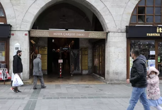 Mısır Çarşısı sessizliğe büründü Mısır Çarşısı sessizliğe büründü