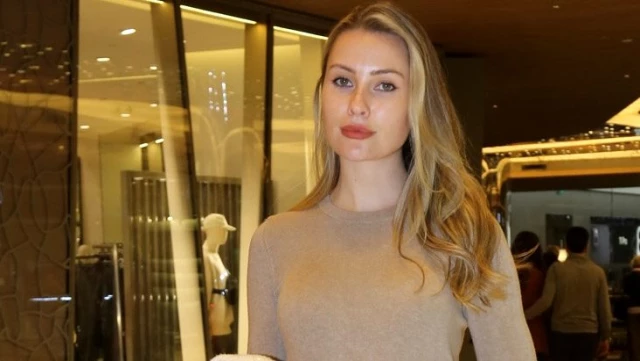 Model Chloe Loughnan, koronavirüs nedeniyle İtalya'da mahsur kaldı