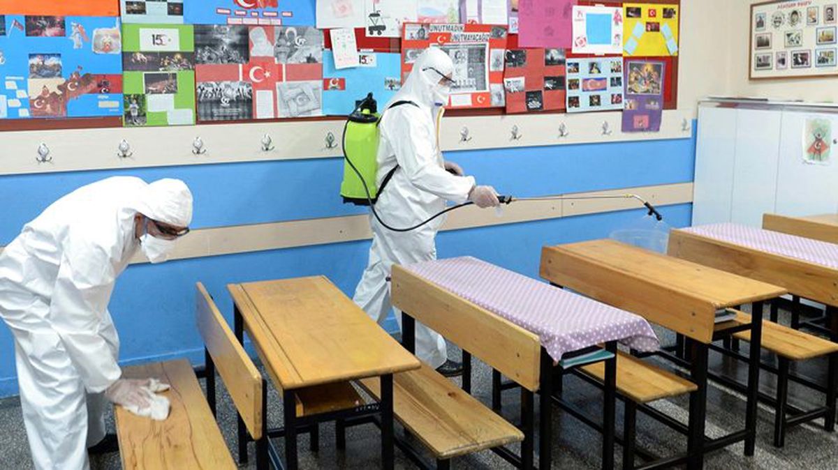 Okulların kapalı kalma durumu uzayacak mı? Bilim Kurulu üyesi yanıtladı