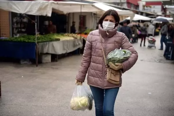 Sebze ve meyve fiyatları düştü ama pazarlar boş kaldı Sebze ve meyve fiyatları düştü ama pazarlar boş kaldı
