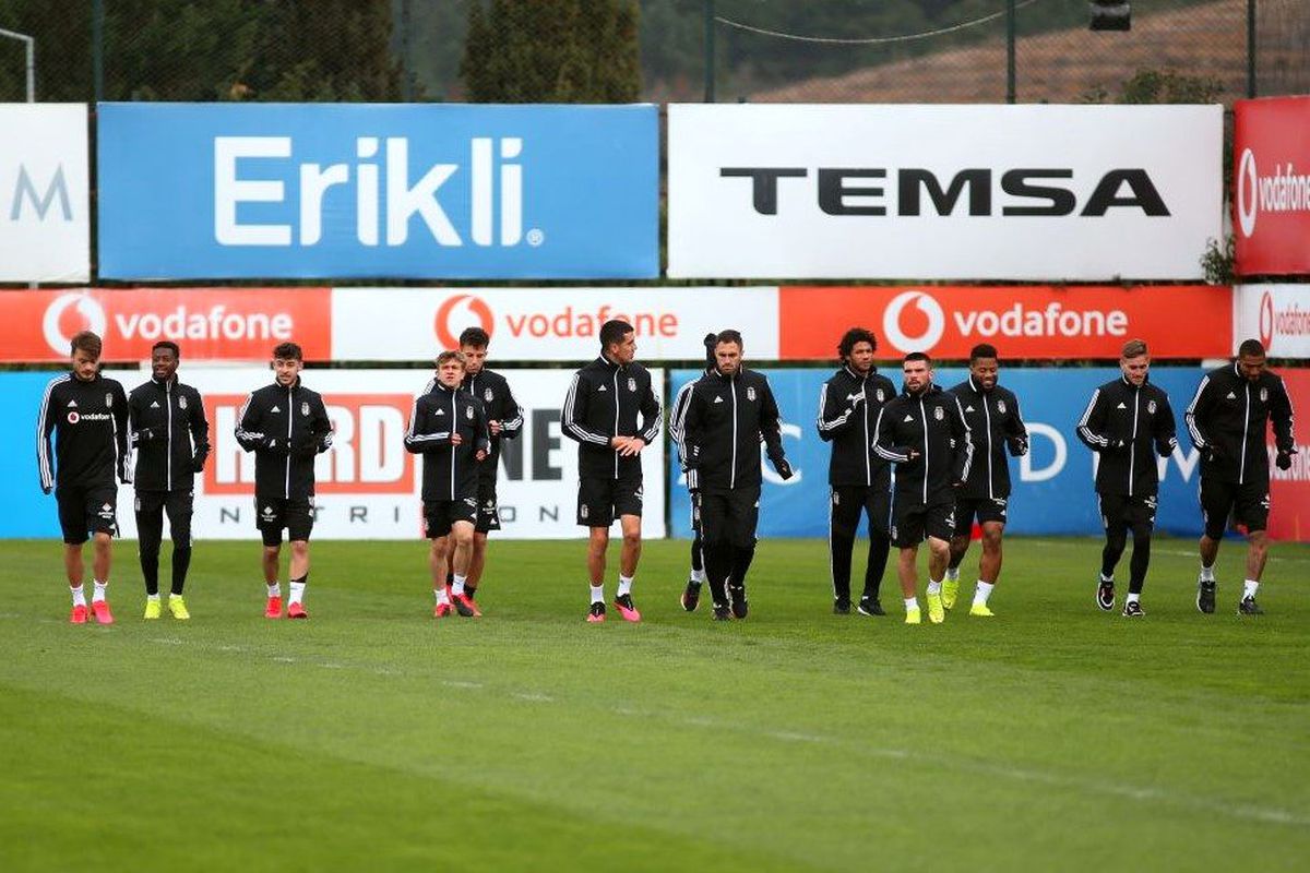 Beşiktaş, Tyler Boyd ve Kevin N'Koudou'nun, koronavirüs tedirginliği nedeniyle antrenmana çıkmak istemediği iddialarını yalanladı
