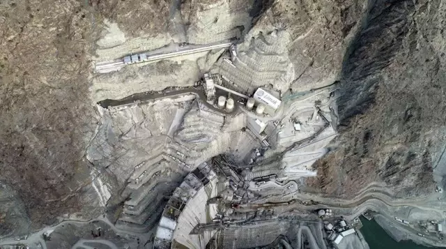 Yusufeli Barajı gövde yüksekliği 196 metreye ulaştı Yusufeli Barajı gövde yüksekliği 196 metreye ulaştı
