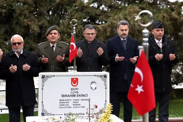 18 Mart Şehitleri Anma Günü ve Çanakkale Deniz Zaferi'nin 105. Yıl Dönümü 18 Mart Şehitleri Anma Günü ve Çanakkale Deniz Zaferi'nin 105. Yıl Dönümü