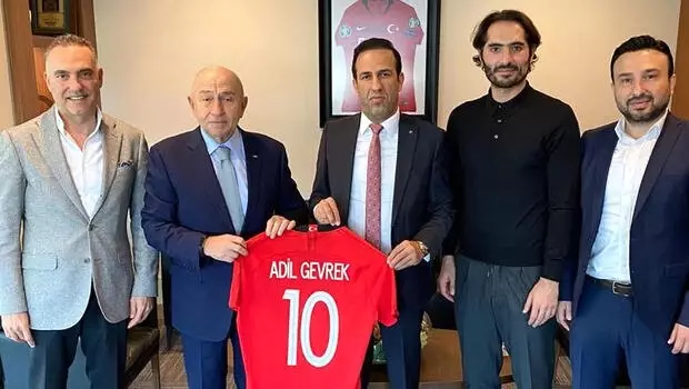 Adil Gevrek'ten Nihat Özdemir'e ziyaret Adil Gevrek'ten Nihat Özdemir'e ziyaret