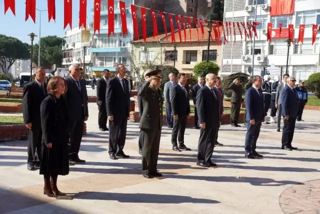 Aydın'da Çanakkale şehitleri için çelenk sunuldu