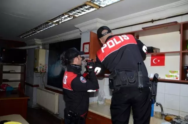 Balıkesir'de polis 22 aranan şahsı yakaladı