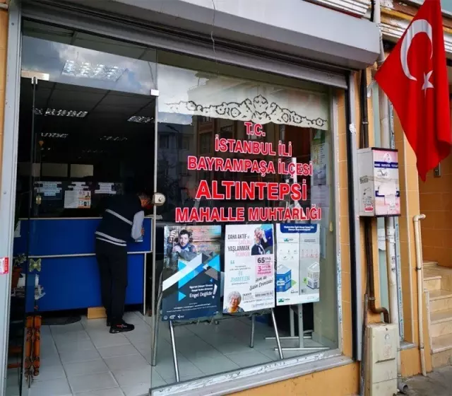 Bayrampaşa'daki muhtarlıklara dezenfektan kutuları kondu Bayrampaşa'daki muhtarlıklara dezenfektan kutuları kondu