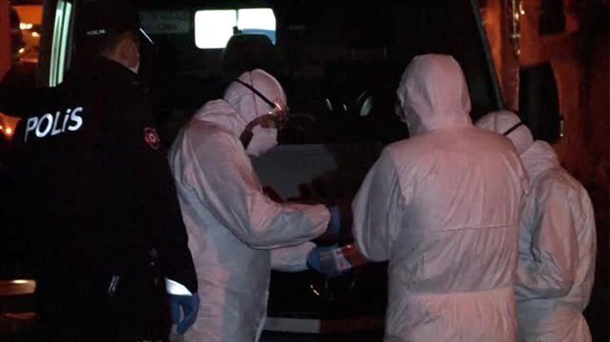Beyoğlu'nda 4 kişilik bir aile, koronavirüs nedeniyle karantina altına alındı