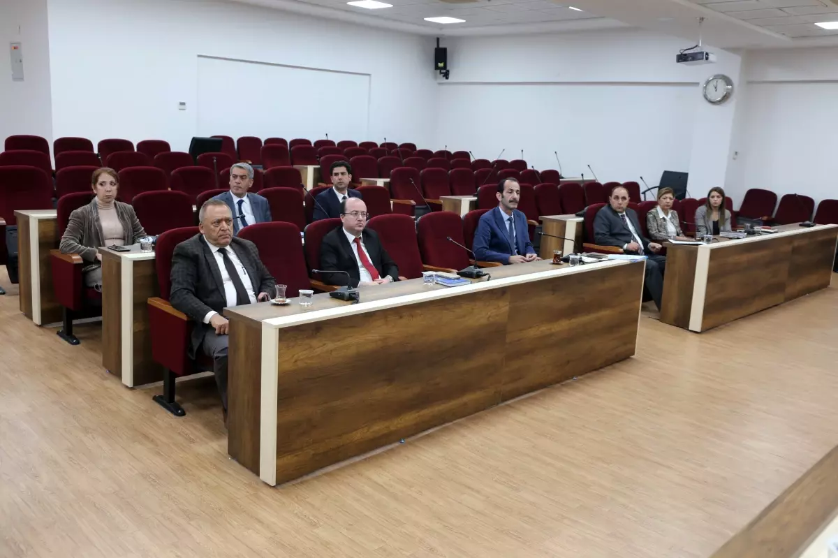 Büyükşehir yöneticileri görev başında