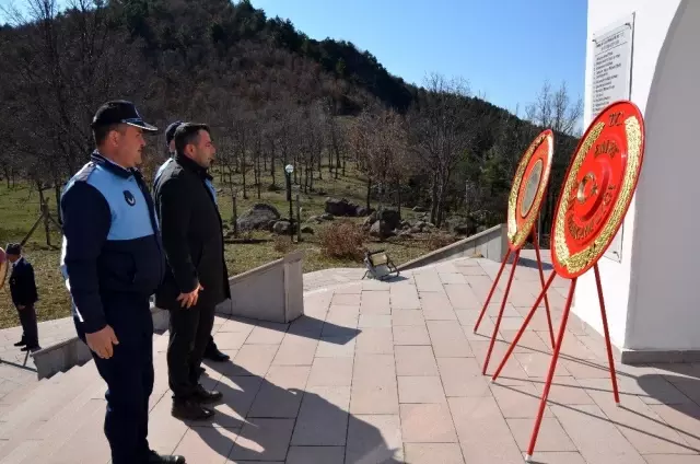 Cevizdere Şehitliği'nde 18 Mart Çanakkale Zaferi töreni Cevizdere Şehitliği'nde 18 Mart Çanakkale Zaferi töreni