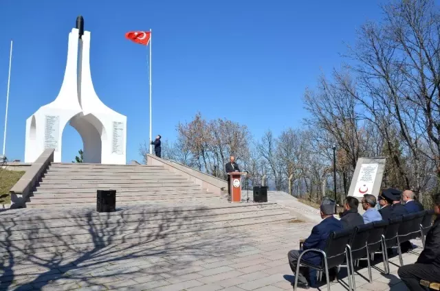 Cevizdere Şehitliği'nde 18 Mart Çanakkale Zaferi töreni Cevizdere Şehitliği'nde 18 Mart Çanakkale Zaferi töreni