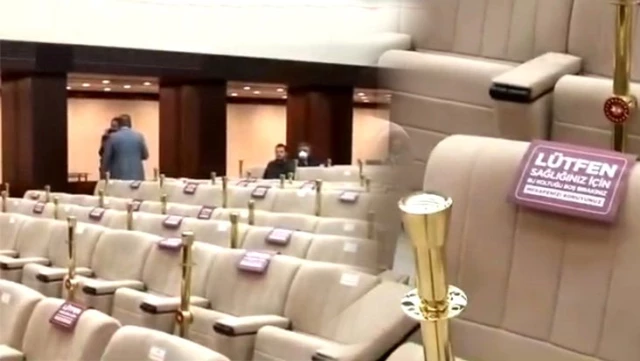 Cumhurbaşkanı'nın Çankaya Köşkü'nde açıklama yapacağı salonda bir koltuk boş bırakılarak oturma düzeni oluşturuldu