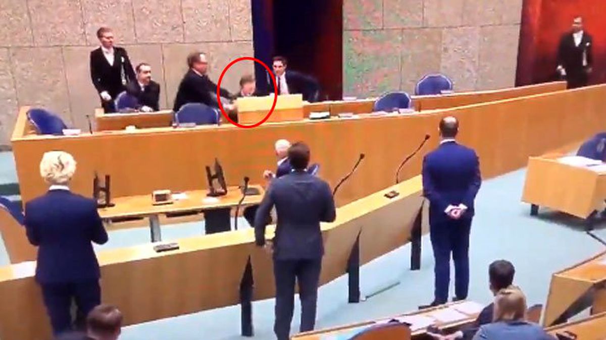 Hollandalı Bakan Bruno Bruins, koronavirüs toplantısında baygınlık geçirdi