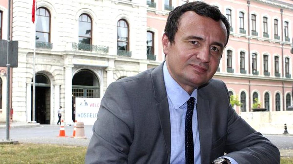 Kosova Başbakanı, İçişleri Bakanı'nı koronavirüsle ilgili 'panik yaydığı' gerekçesiyle görevden aldı