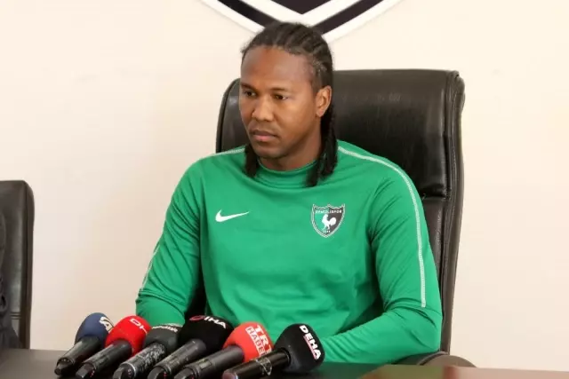Rodallega'dan liglerin devam etmesine tepki Rodallega'dan liglerin devam etmesine tepki