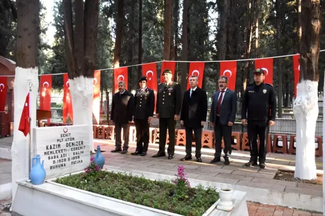 Şehitleri Anma Günü ve Çanakkale Deniz Zaferi'nin 105'inci yıl dönümü Şehitleri Anma Günü ve Çanakkale Deniz Zaferi'nin 105'inci yıl dönümü
