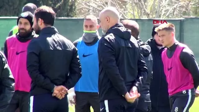 SPOR Denizlispor Teknik Direktörü Bülent Uygun'dan koronavirüs açıklaması SPOR Denizlispor Teknik Direktörü Bülent Uygun'dan koronavirüs açıklaması