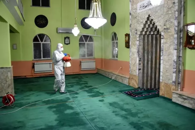 Yunusemre'de virüs seferberliği sürüyor Yunusemre'de virüs seferberliği sürüyor