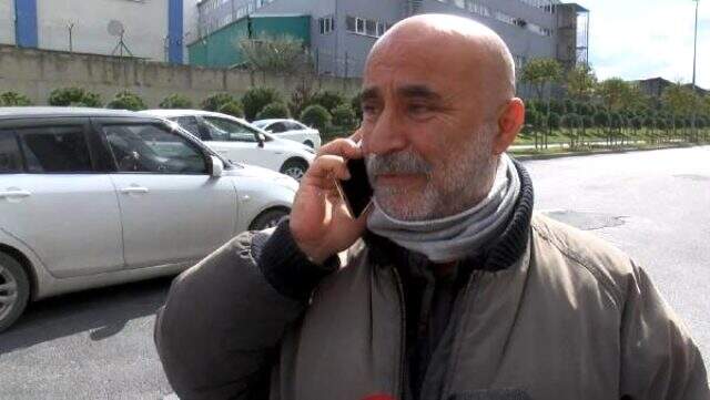 Yurdun karşısındaki kaldırımda karantina altındaki kızını arayan baba, yürek dağladı