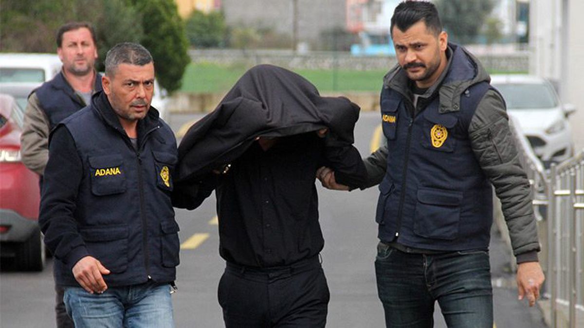 Adana'da vatandaşlara asılsız koronavirüs mesajı gönderen memur tutuklandı