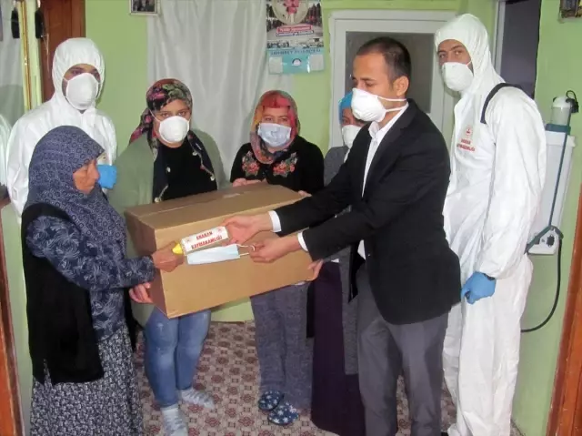 Araban�da yaşlı vatandaşların evleri dezenfekte edildi haberi fotografı