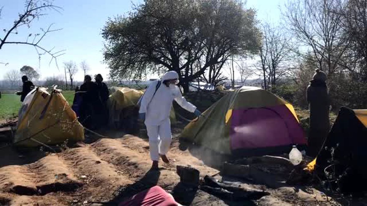 Avrupa'ya gitmek isteyen sığınmacıların bulunduğu alan, düzenli olarak dezenfekte ediliyor