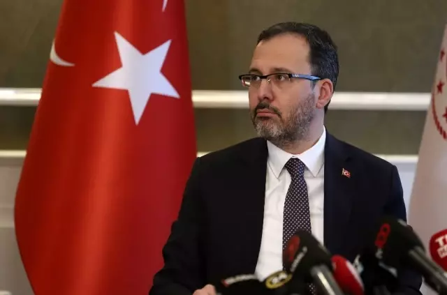 Bakan Kasapoğlu: 'Liglerin ertelenmesine birlikte karar verdik' Bakan Kasapoğlu: 'Liglerin ertelenmesine birlikte karar verdik'