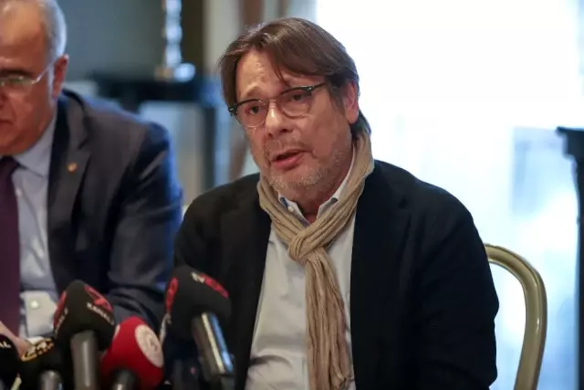 Bakan Kasapoğlu: 'Liglerin ertelenmesine birlikte karar verdik' Bakan Kasapoğlu: 'Liglerin ertelenmesine birlikte karar verdik'