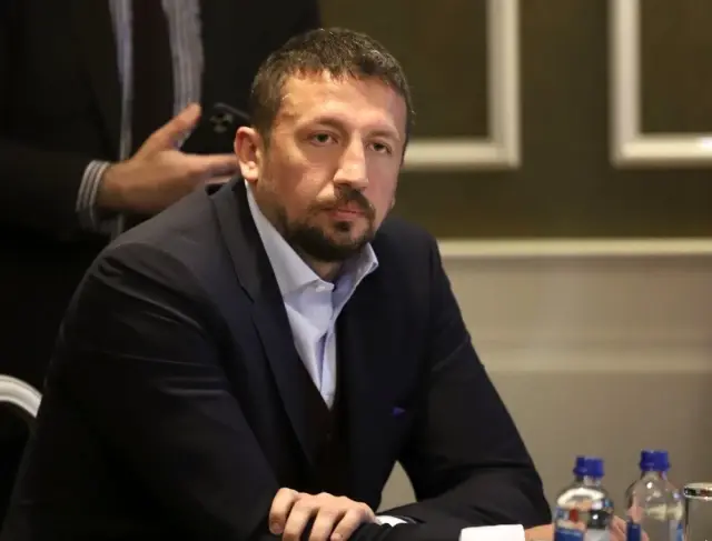 Bakan Kasapoğlu: 'Liglerin ertelenmesine birlikte karar verdik' Bakan Kasapoğlu: 'Liglerin ertelenmesine birlikte karar verdik'