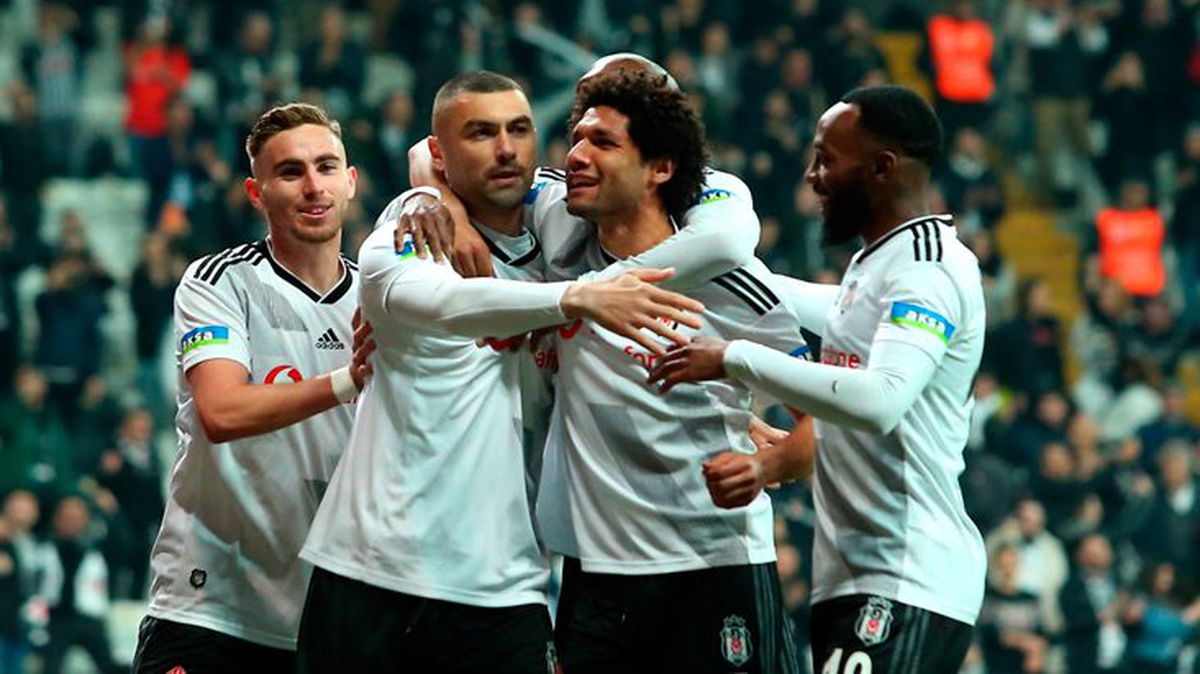 Beşiktaş Kulübü'nde futbolcuların yurt dışına çıkışı yasaklandı