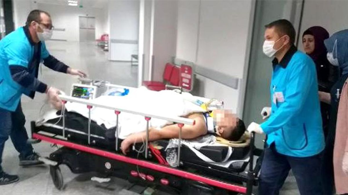 Börek almak için aracından inen genç, otomobilin çarpmasıyla canından oluyordu
