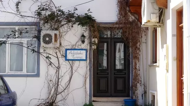 Bozcaadalı konaklama işletmecilerinden turistlere 'Evde kal' çağrısı Bozcaadalı konaklama işletmecilerinden turistlere 'Evde kal' çağrısı
