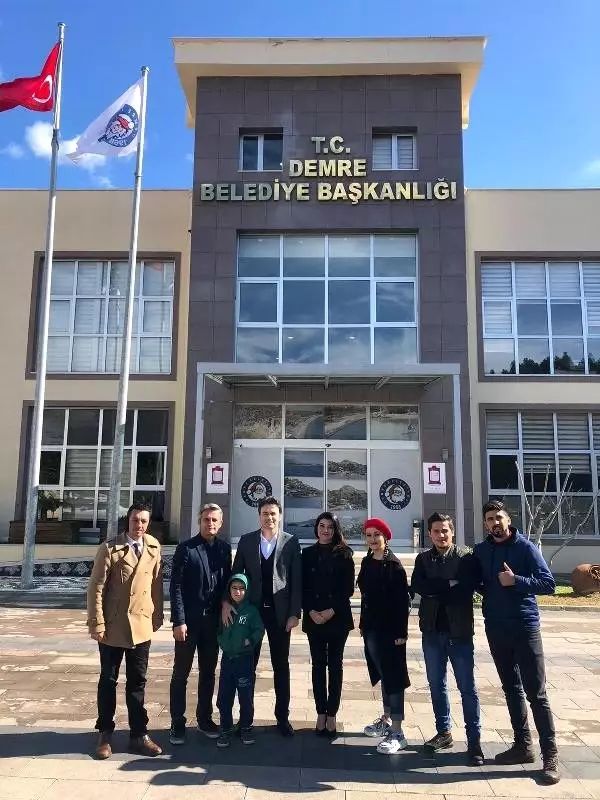 Çanakkale türküsüne tarihi mekanlarda klip çektiler Çanakkale türküsüne tarihi mekanlarda klip çektiler