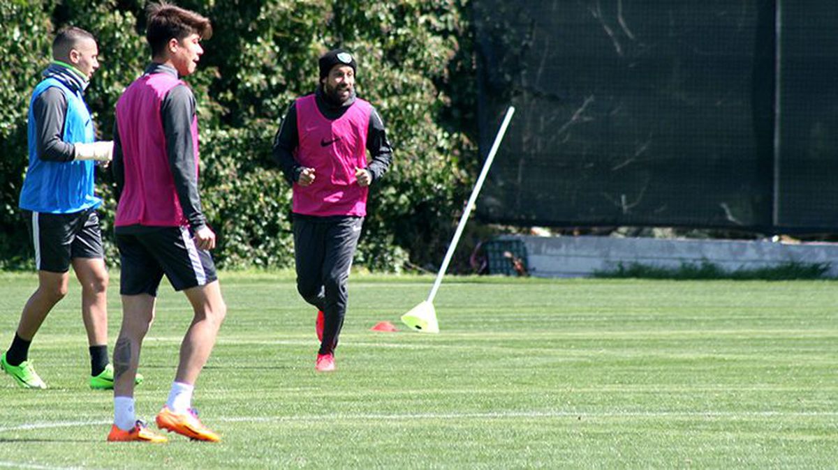 Denizlispor Sportif Direktörü Burak Özsaraç: Futbolcular maça çıkmak istemiyor