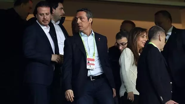 Fenerbahçe nereye koşuyor? Fenerbahçe nereye koşuyor?